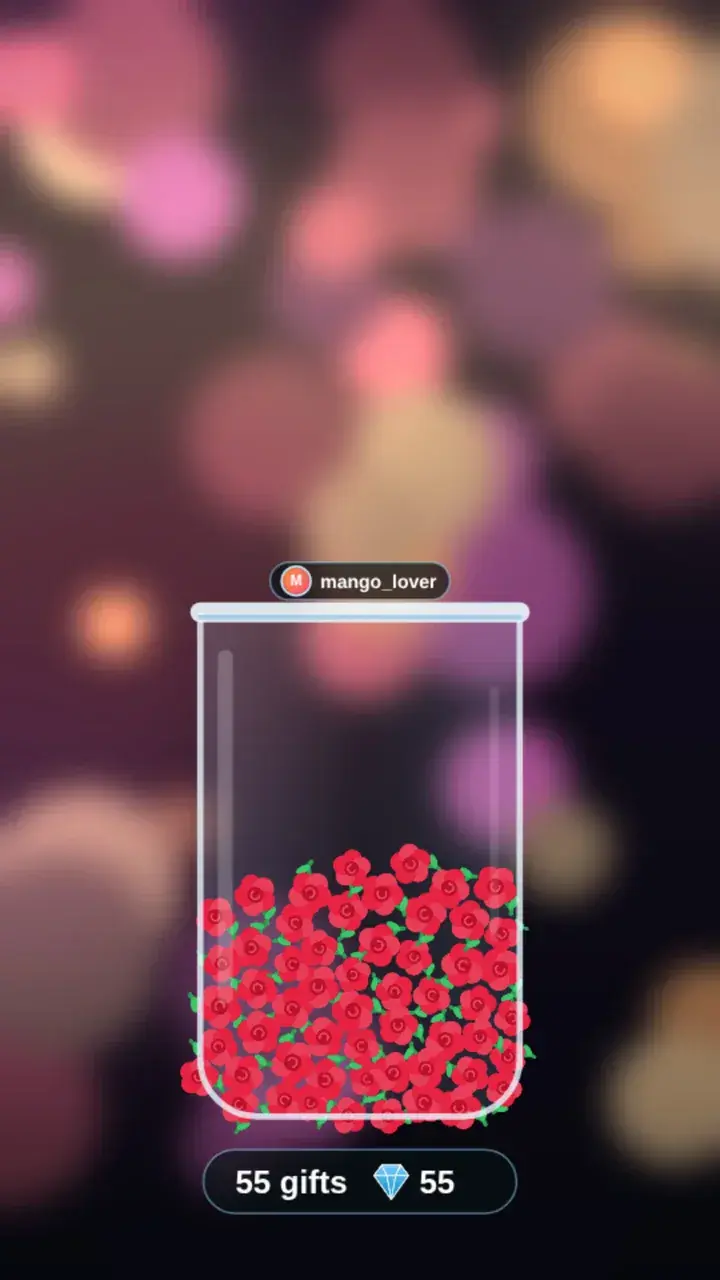 Un frasco de cristal que se llena de rosas en un LIVE con forma de celular